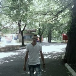 Симпатичный, культурный, чистоплотный, парень. Дамы, я вас жду Симпатичный, культурный, чистоплотный, парень. Дамы, я вас жду