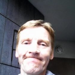 Молодой, послушный парень ищет взрослую девушку в Мурманске Молодой, послушный парень ищет взрослую девушку в Мурманске