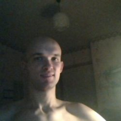 Молодой человек, спортивного телосложения, Мурманск Молодой человек, спортивного телосложения, Мурманск