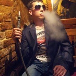 Парень ищет девушку в Мурманске, жирные мимо Парень ищет девушку в Мурманске, жирные мимо